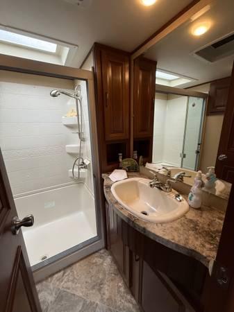 2015 Forest River Vengeance Touring 38L13 43’ F/W Toy Hauler 18
