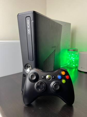 Xbox 360 Slim Console Bundle