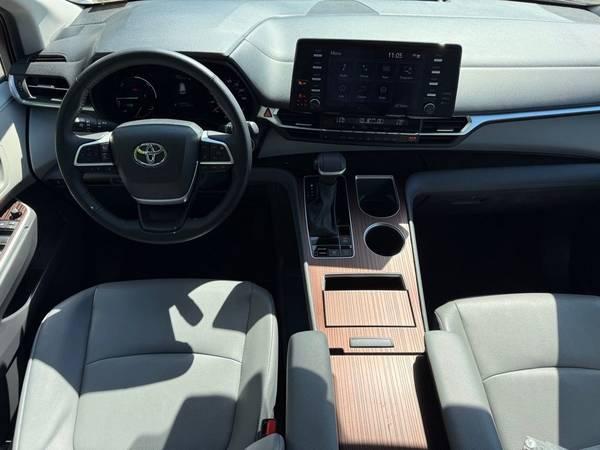 2023 Toyota Sienna AWD All Wheel Drive Certified Mini Van XLE Passenger Van 22