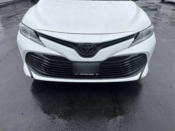 2019 Toyota Camry  LE Sedan 22