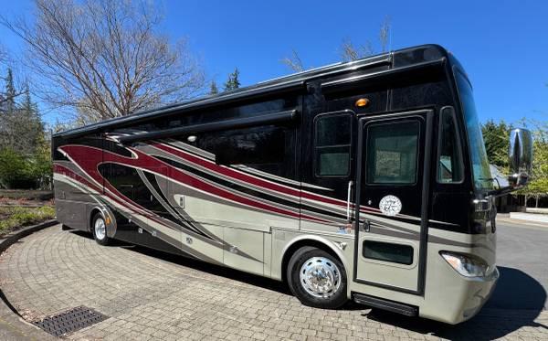 2015 TIFFIN PHAETON 40AH KING BED CUMMINS DIESEL