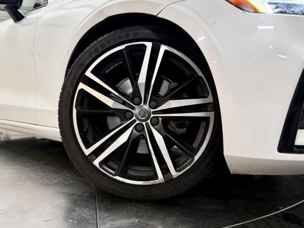 2019 Volvo S60  R-Design Sedan 9