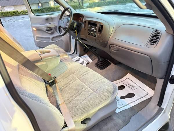 1998 Ford F-150 F150 XL 2dr Standard Cab SB Pickup Truck 24