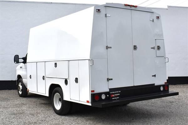 2017 Ford E-Series  E-350 SD 2dr Van 2