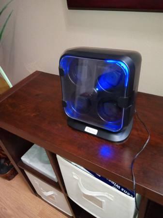 Versa 4 watch winder with light