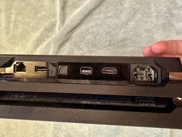 PS4 Pro 1TB (excellent condition, includes all cables and controller, in origina 14