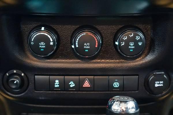 2015 Jeep Wrangler 4x4 4WD Unlimited Rubicon SUV 12