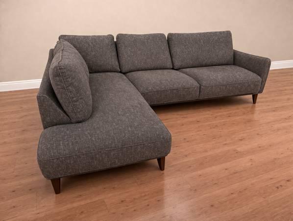 Sectional couch With Delivery
