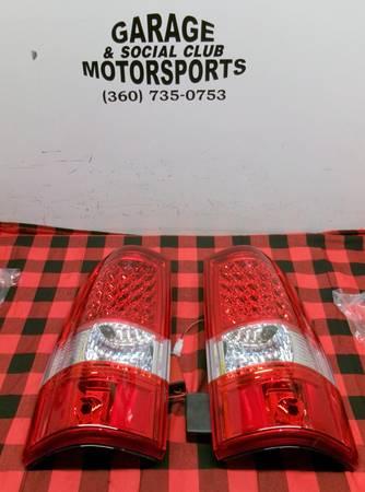 2003 CHEVY SILVERADO 2500 LED RED / CHROME DRIVER AND PASSENGER TAIL L