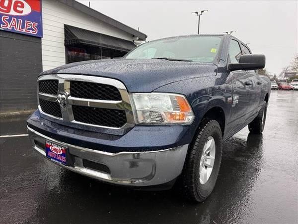 2020 RAM 1500 Classic 4x4 4WD Truck Dodge SLT Crew Cab 6.3 ft. SB Pickup 15