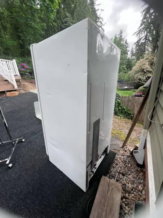 Frost free workibg freezer 4