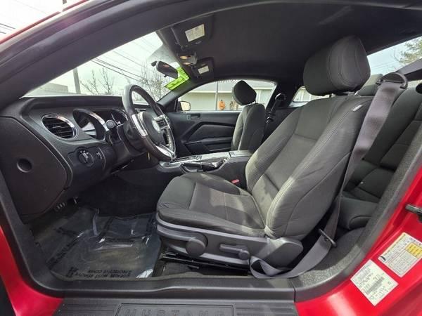 2013 Ford Mustang  2dr Cpe V6 Coupe 11