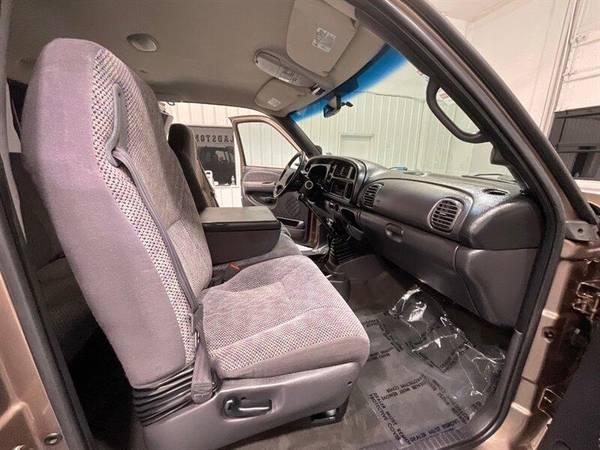 2001 Dodge Ram 2500 5.9L DIESEL/ SLT Laramie Quad Cab 4X4 / 5-SPEED 2500 13
