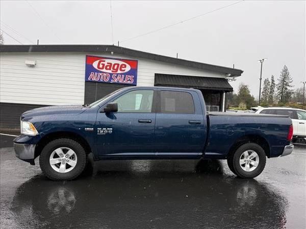 2020 RAM 1500 Classic 4x4 4WD Truck Dodge SLT Crew Cab 6.3 ft. SB Pickup 4