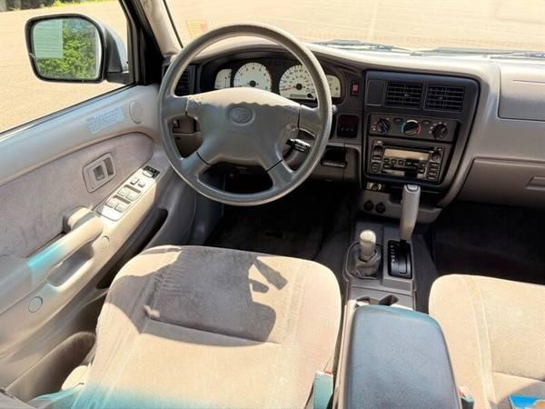 2004 Toyota Tacoma 17