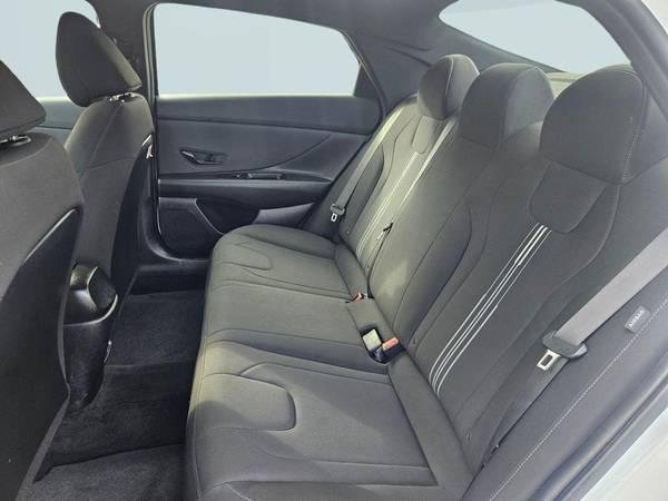 2025 Hyundai Elantra Hybrid Certified Electric SEL Sport Sedan 23