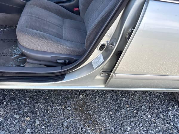 2001 Toyota Camry CE 19