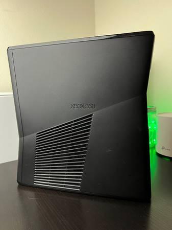 Xbox 360 Slim Console Bundle 4