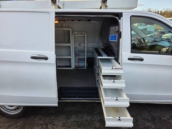 2018 Mercedes-Benz Metris 135 WB Cargo Van 17