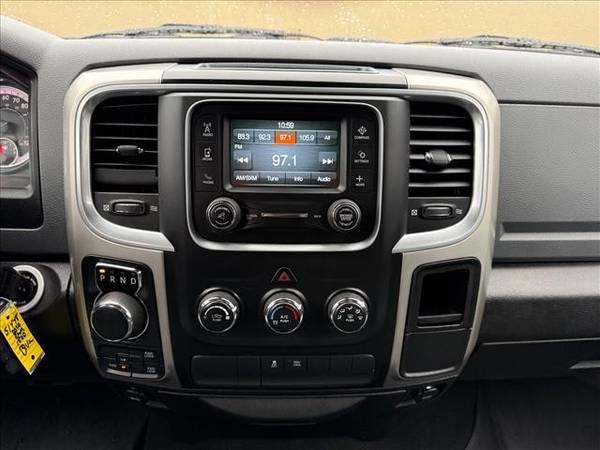 2020 RAM 1500 Classic 4x4 4WD Truck Dodge SLT Crew Cab 6.3 ft. SB Pickup 24