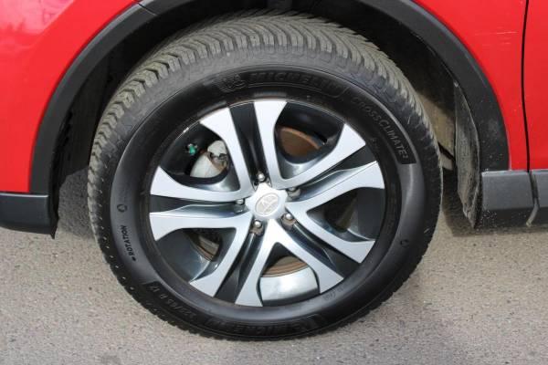 2016 Toyota RAV4 AWD 4dr LE (Natl) 16