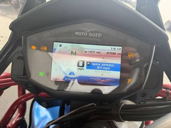 2023 Moto Guzzi V85 TT 10