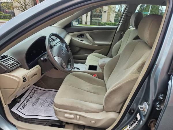 2007 Toyota Camry Hybrid Base 4dr Sedan 8