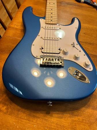 Fender Squire Stratocaster 2