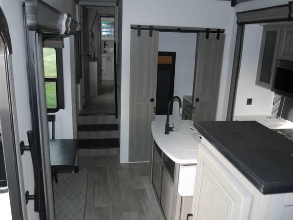 2022 Keystone Montana 3763BP 18