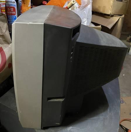 Toshiba 20A42 20” CRT TV – Tested Working – Great Color – Retro Gaming 3