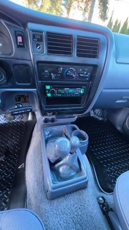 1998 Toyota Tacoma 4x4 4WD Truck Base 2dr  Standard Cab SB 10