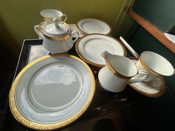 Noritake Majestic Gold Tea Set with plates 4
