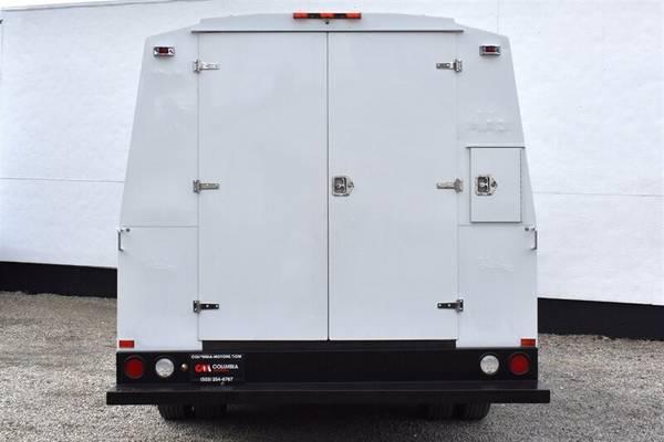 2017 Ford E-Series  E-350 SD 2dr Van 4