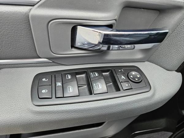 **Super Sale** 2013 Ram 1500 SLT **We Finance** 17