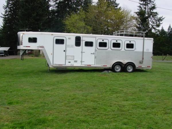 2001 Exiss 4-Horse Trailer