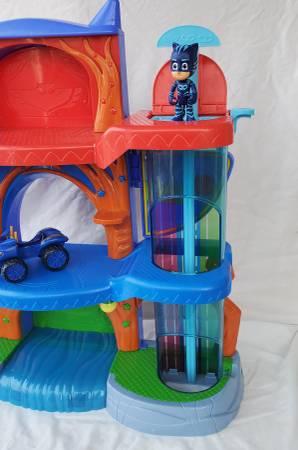 PJ Masks Deluxe Headquarters Playset with Cat Boy and Quad Toy 6