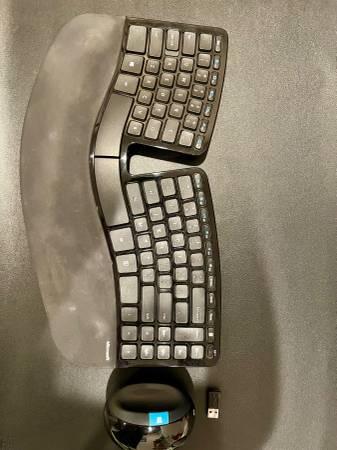 Microsoft Sculpt  Ergonomic Wireless Keyboard and Mouse