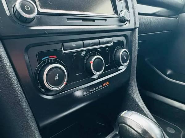 2012 Volkswagen Jetta SportWagen 15