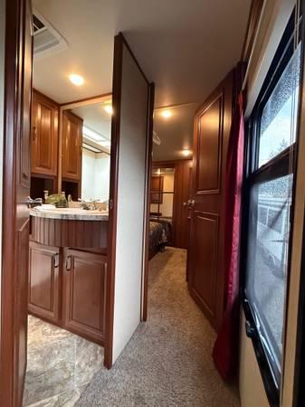 2015 Forest River Vengeance Touring 38L13 43’ F/W Toy Hauler 17