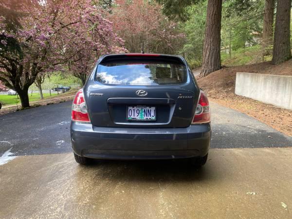 2011 Hyundai Accent 3 Door Gas Sipper 3