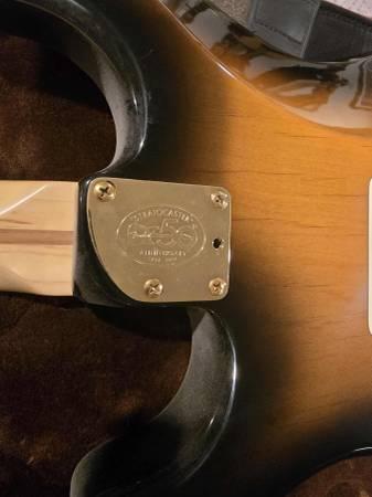 50th Anniversary American Deluxe Stratocaster (2004) 4
