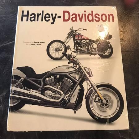 Harley - Davidson. Photographs by Garry Stuart, Text by John Carroll