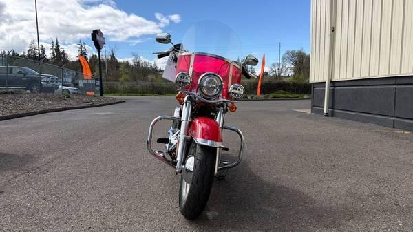 2024 Harley-Davidson® FLI - Hydra-Glide Revival 8