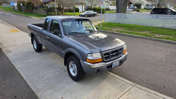 2000 Ford Ranger 4x4 4WD Truck XLT 2dr  Extended Cab SB 3