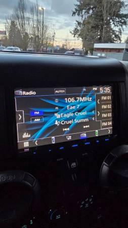 2011 Jeep Wrangler Unlimited 4x4 4WD Sport  4dr SUV 16
