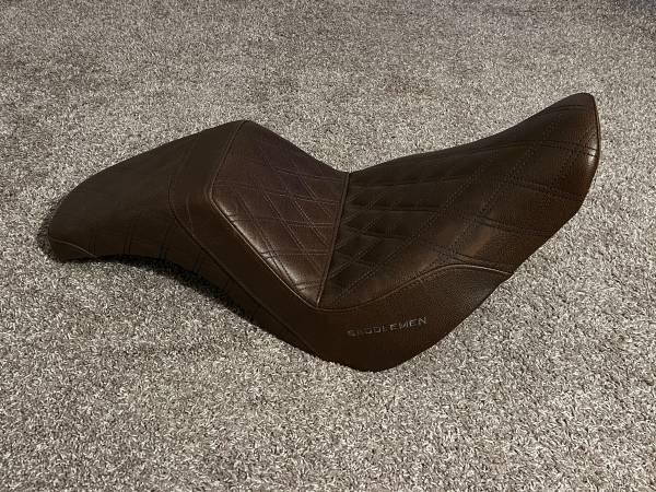 Harley Davidson Saddlemen step up seat FXLR/FXLRS/FXLRST/FLSB