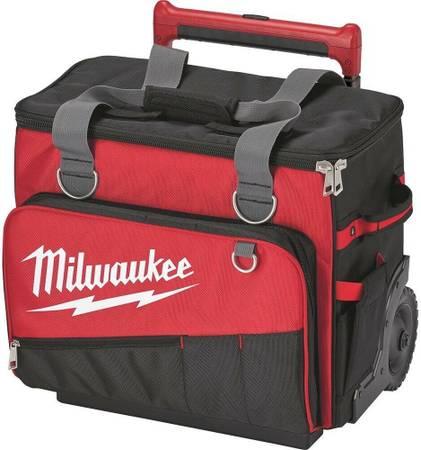 Milwaukee 66-Pocket 18-Inch Wheeled Tool Storage Bag 2