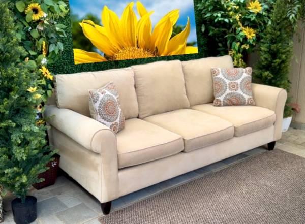 Free Delivery 🚚 Used Light Beige Couch 10