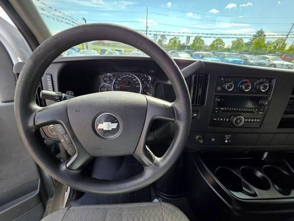 2010 Chevrolet Express 2500 Passenger - Financing Available! Carfax, c 7