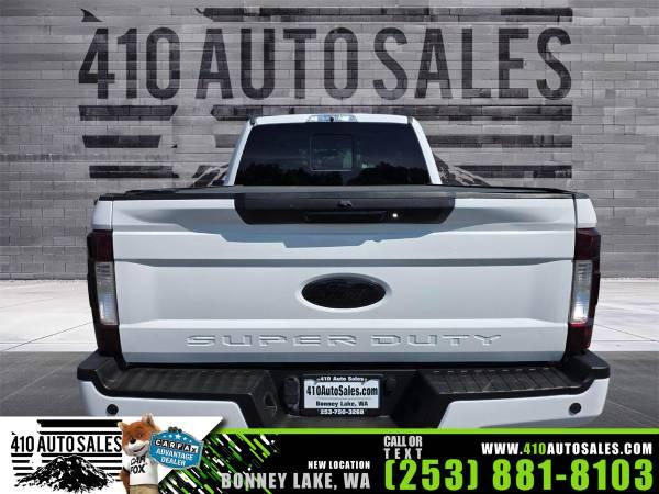 2017 Ford F-250 Super Duty Lariat Crew Cab Short Bed 4